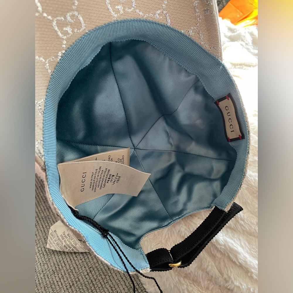 Never worn!! To small - Picture 2 of 2